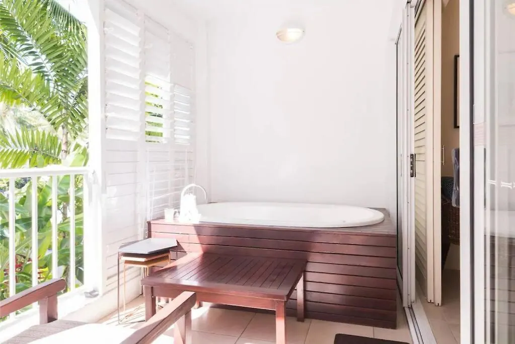 شقة Oasis At The Beach Club: A Tropical Chic Retreat بالم كوف