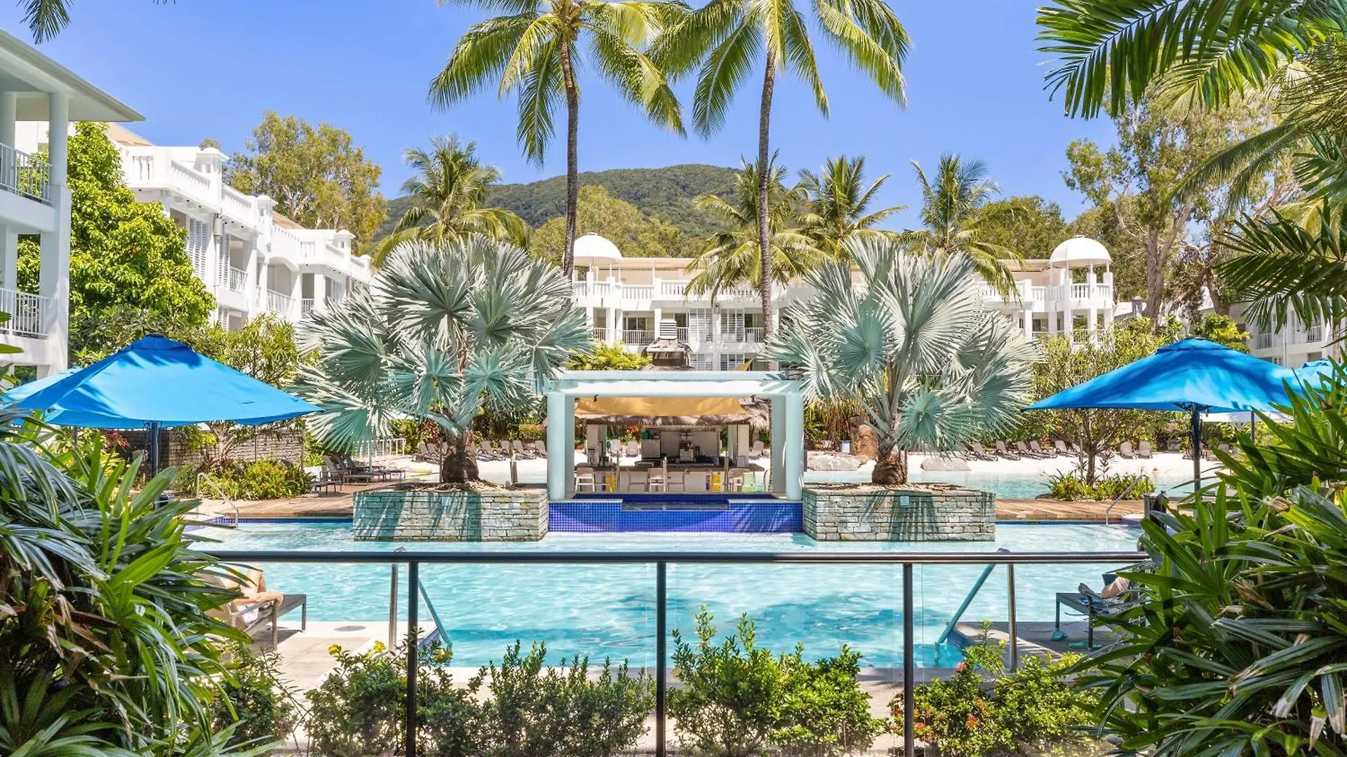 Oasis At The Beach Club: A Tropical Chic Retreat بالم كوف 0*,  أستراليا